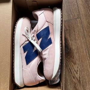 Women’s New Balance 237